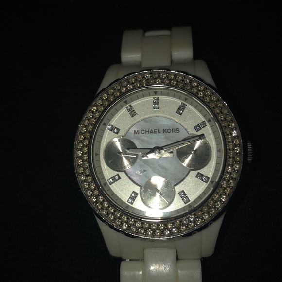 Michael Kors White Watch - Picture 3 of 5
